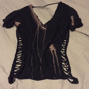 Buckle Distressed T-shirt